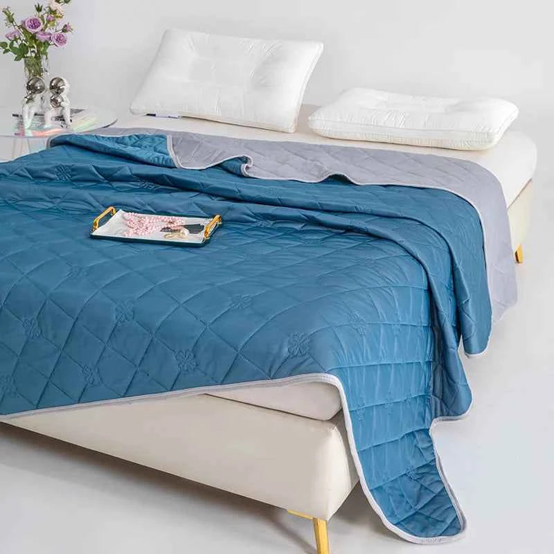 Queen Size Cooling Blanket - Breathable & Lightweight Cooling Comforter, Ice Silk Thin Quilt
