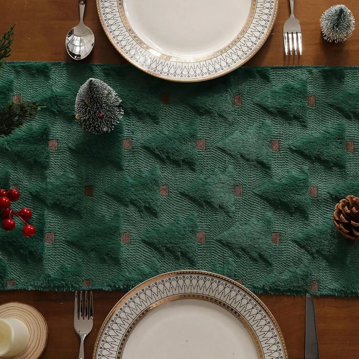 1pc Christmas Table Runner, 13x72/13x36 Inches, Soft Plush, Faux Fur Jacquard Red Christmas Tree Table Runner,