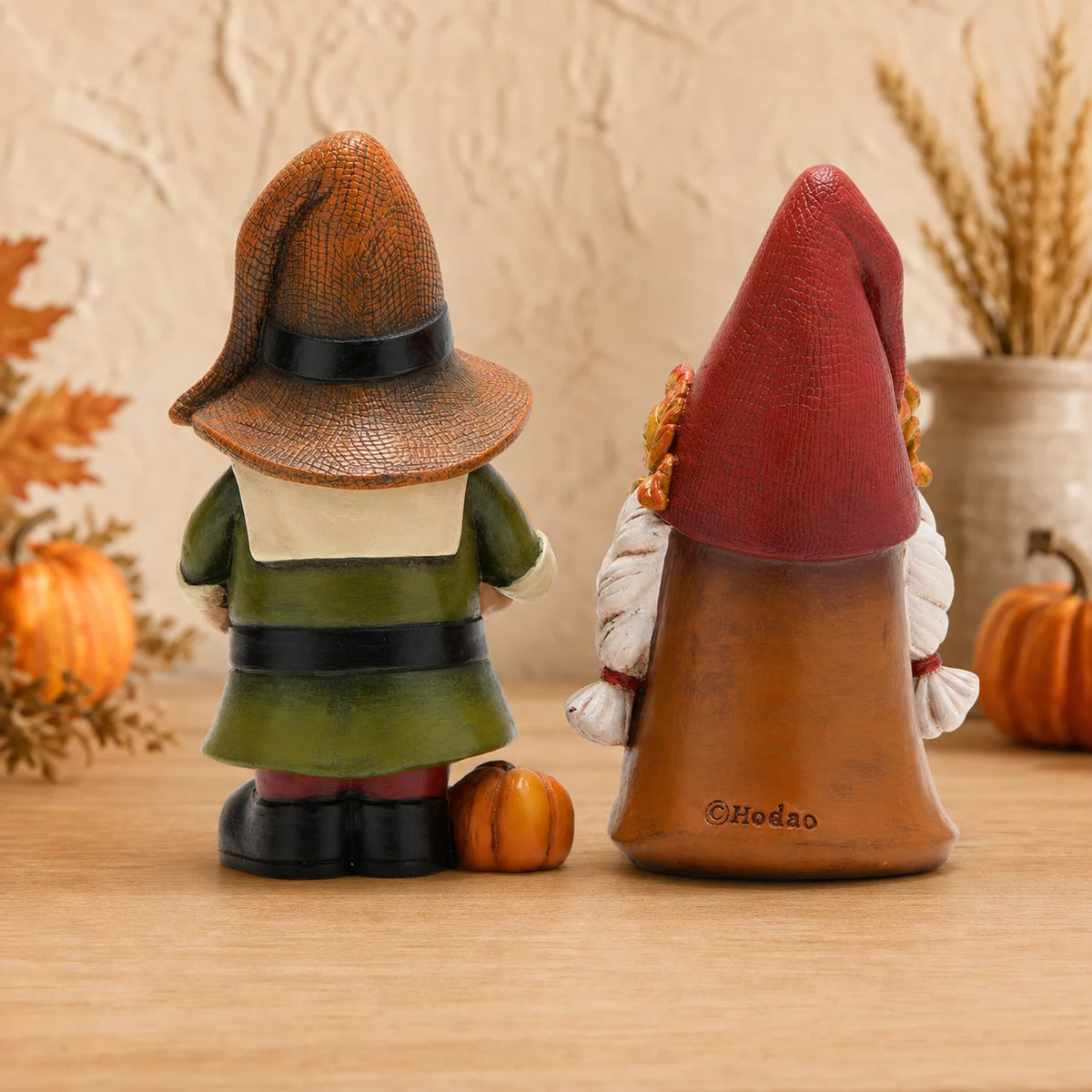Hodao Resin Fall Gnome Figurine Set, 2-Piece Thanksgiving Gnome Figure Model with Pumpkin, Harvest Basket, Autumn Leaves and White Beard, Collectible Tabletop, Shelf Sitter Decor for Fireplace Mantel, Tiered Tray Home Display