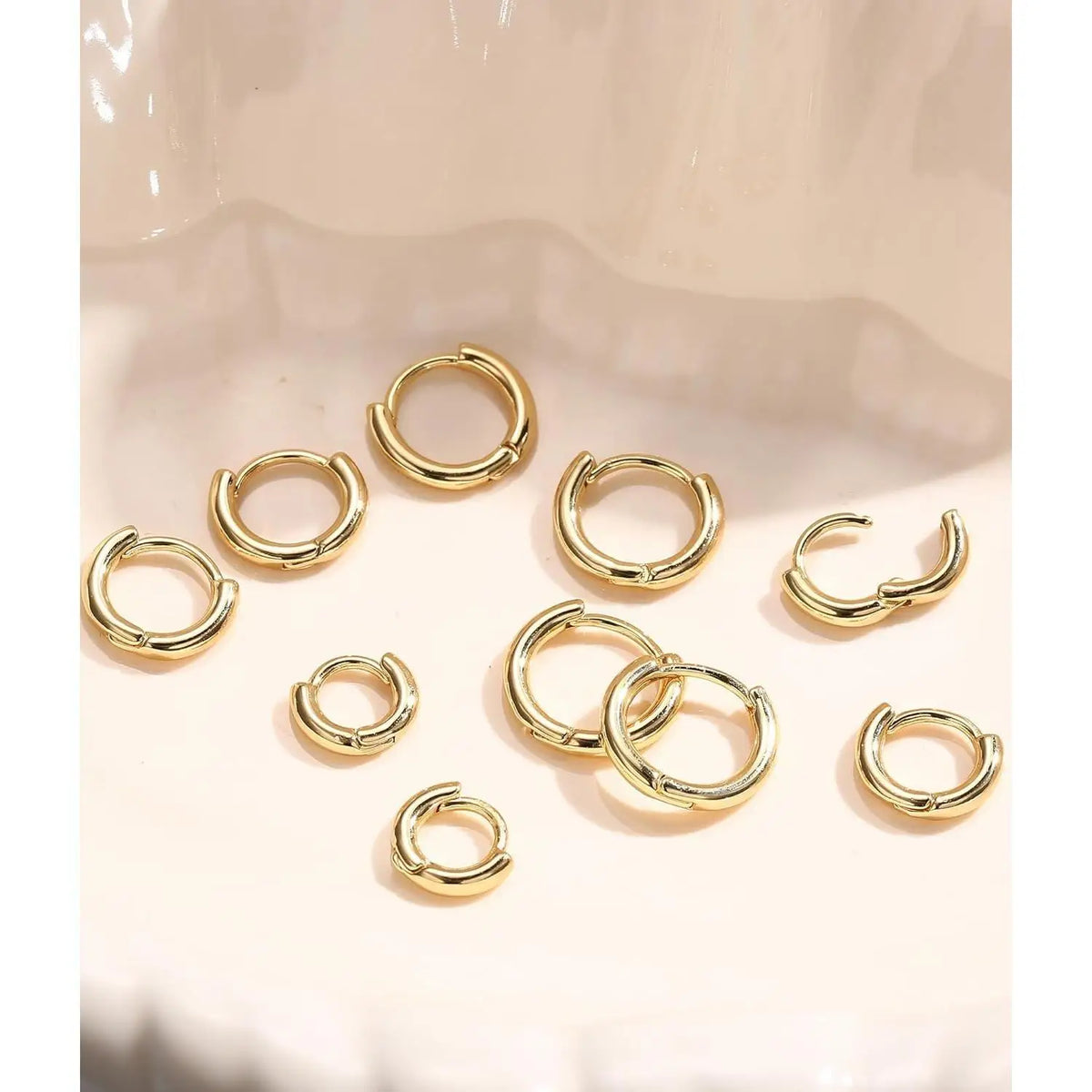 5Pairs Small Hoop Earrings Set for Women, 14K Gold Plated Lightweight Tiny Huggie Hoops, Mini Cartilage Earrings Pack. Hypoallergenic Ear Piercing, Earring Stacking Set