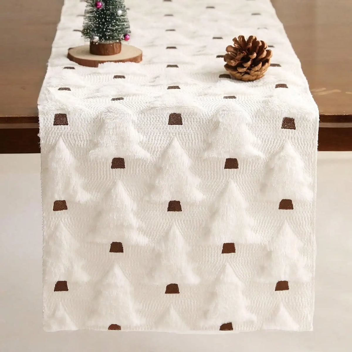 1pc Christmas Table Runner, 13x72/13x36 Inches, Soft Plush, Faux Fur Jacquard Red Christmas Tree Table Runner,