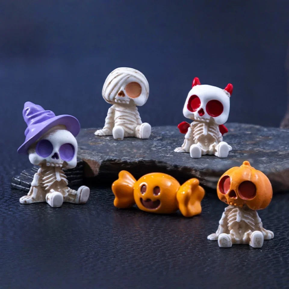 4Pcs Halloween Mini Figurines Set, Spooky Resin Decor with Pumpkins Ghosts Skulls.