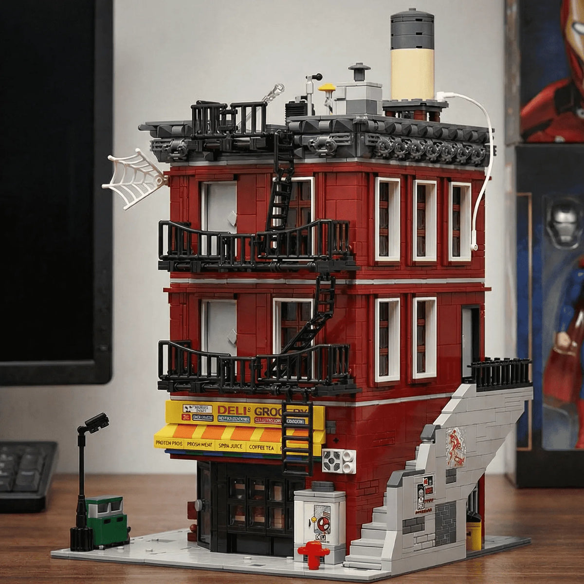 Spider Deli Apartment Building Blocks With 11 Figures. Films Hero Classic City Modular Assembly. Model Kit, Creative Gift 3559PCS
