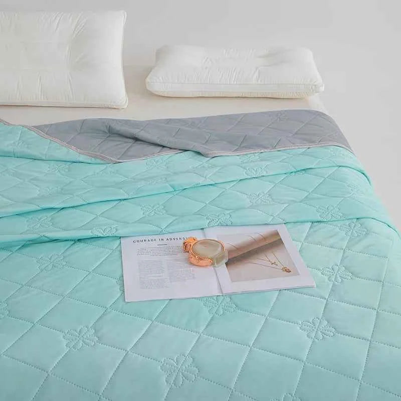 Queen Size Cooling Blanket - Breathable & Lightweight Cooling Comforter, Ice Silk Thin Quilt